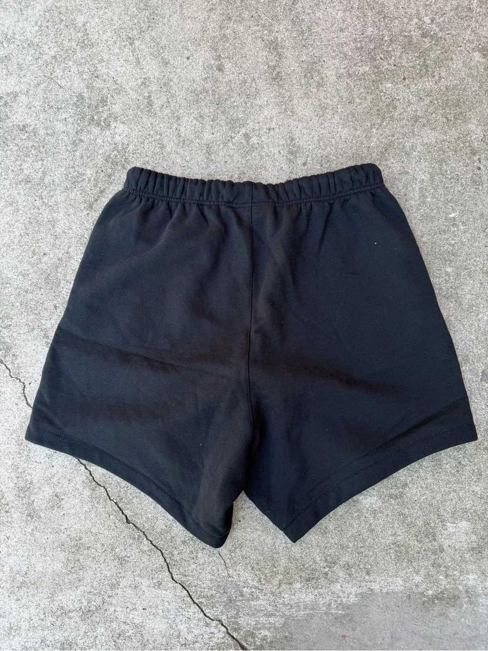 Essentials Men’s Black Sweat Shorts Size Large Logo Drawstring Elastic Waist FOG